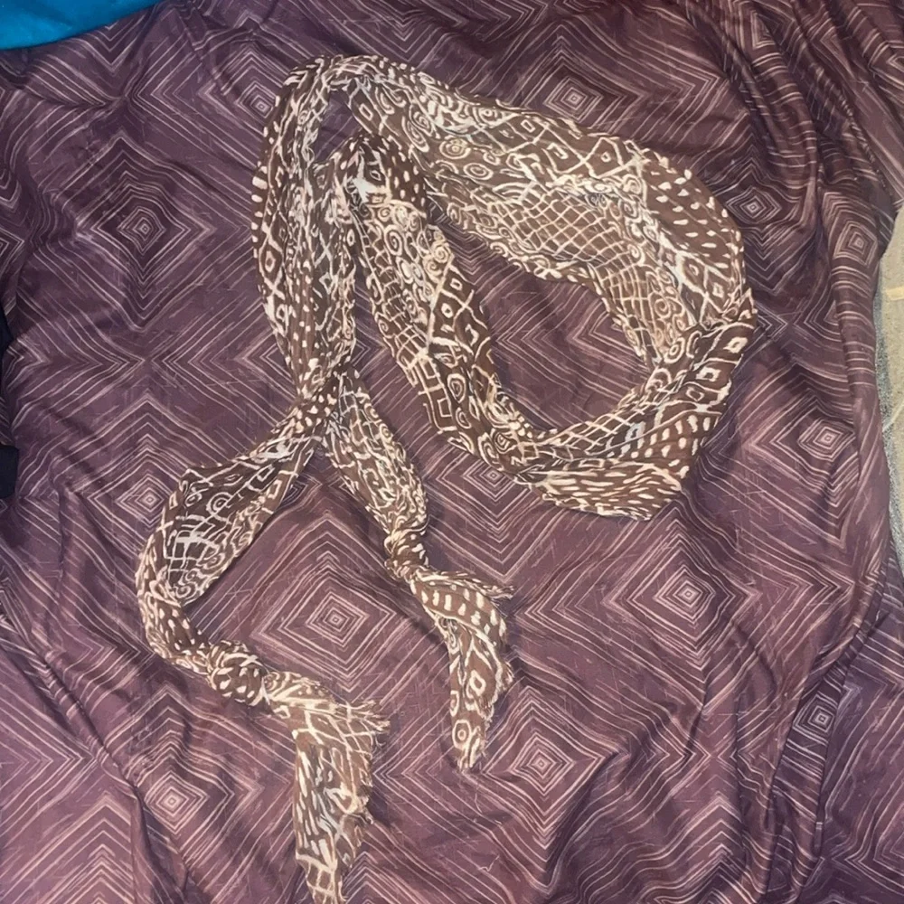 Scarf - Picture 1 of 2